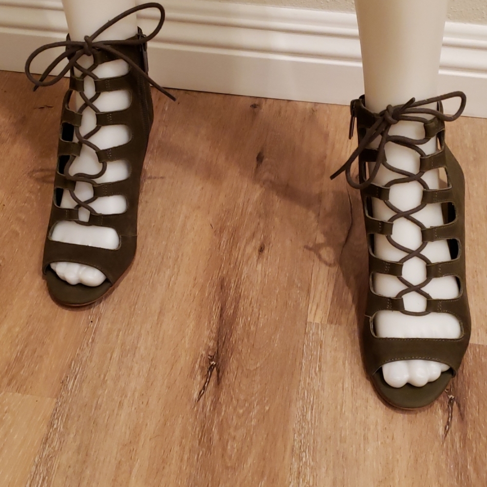 Vince Camuto Open Boots Olive 7M